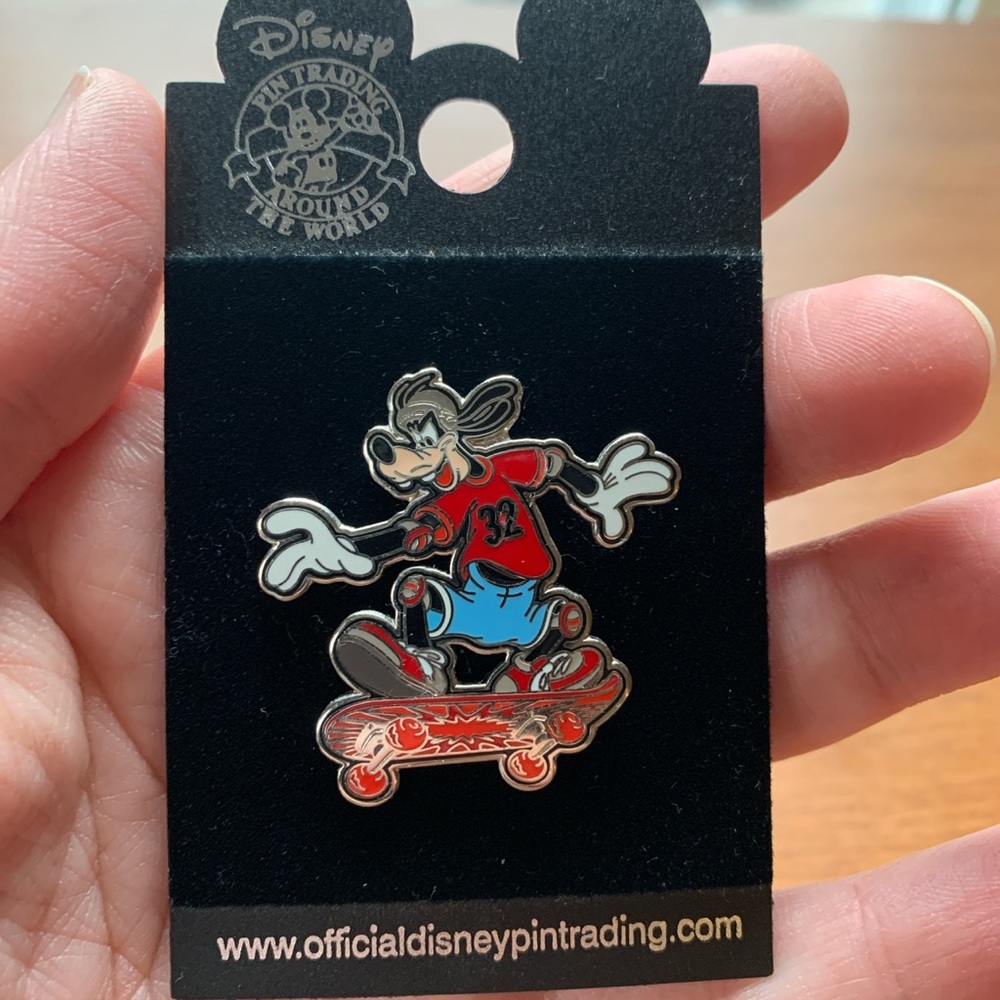 SOLD Disney Goofy Pin